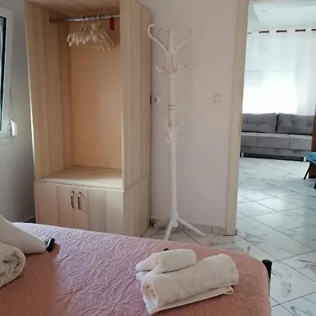 Alojamento de Acomodação e Pequeno-almoço Kos-takis & Himare