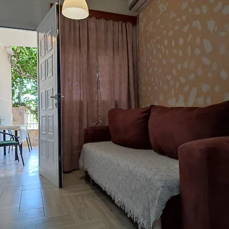 Alojamento de Acomodação e Pequeno-almoço Kos-takis & Himare