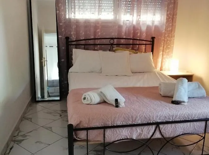 B&B Kos-takis & 3*