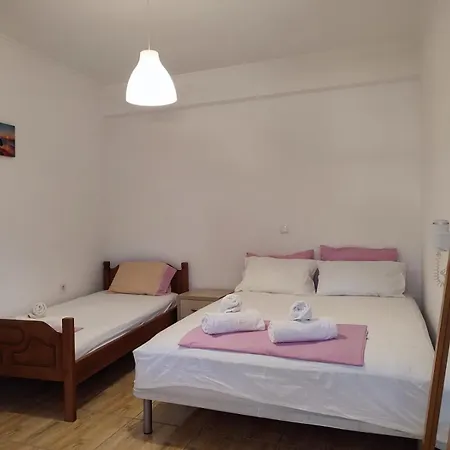 Bed & Breakfast Kos-takis & *