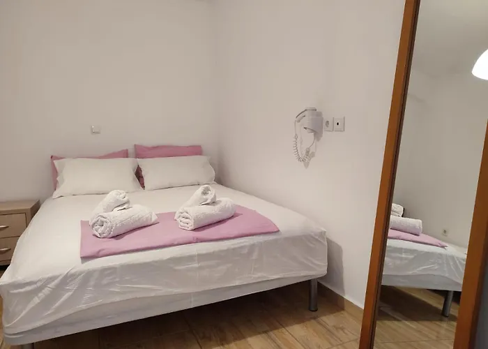 Kos-takis & Bed & Breakfast Himare